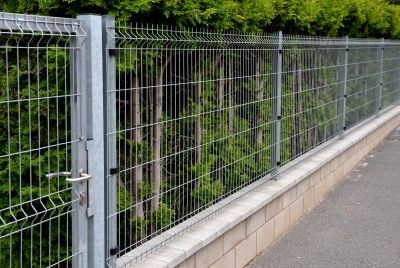 Metal Fence Design Variations